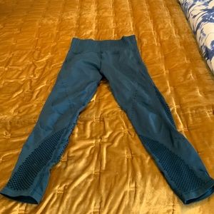 Athleta Capri Leggings